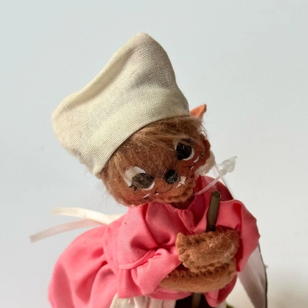Annalee Doll Colonial Girl Mouse Butter Churning 5